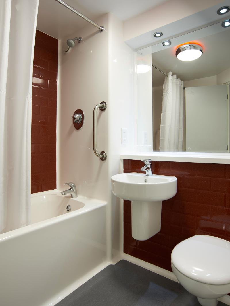 Travelodge Birmingham Central Bull Ring Extérieur photo